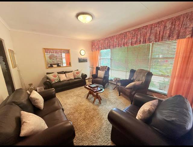 3 BEDROOM HOUSE FOR SALE IN FLORA GARDENS